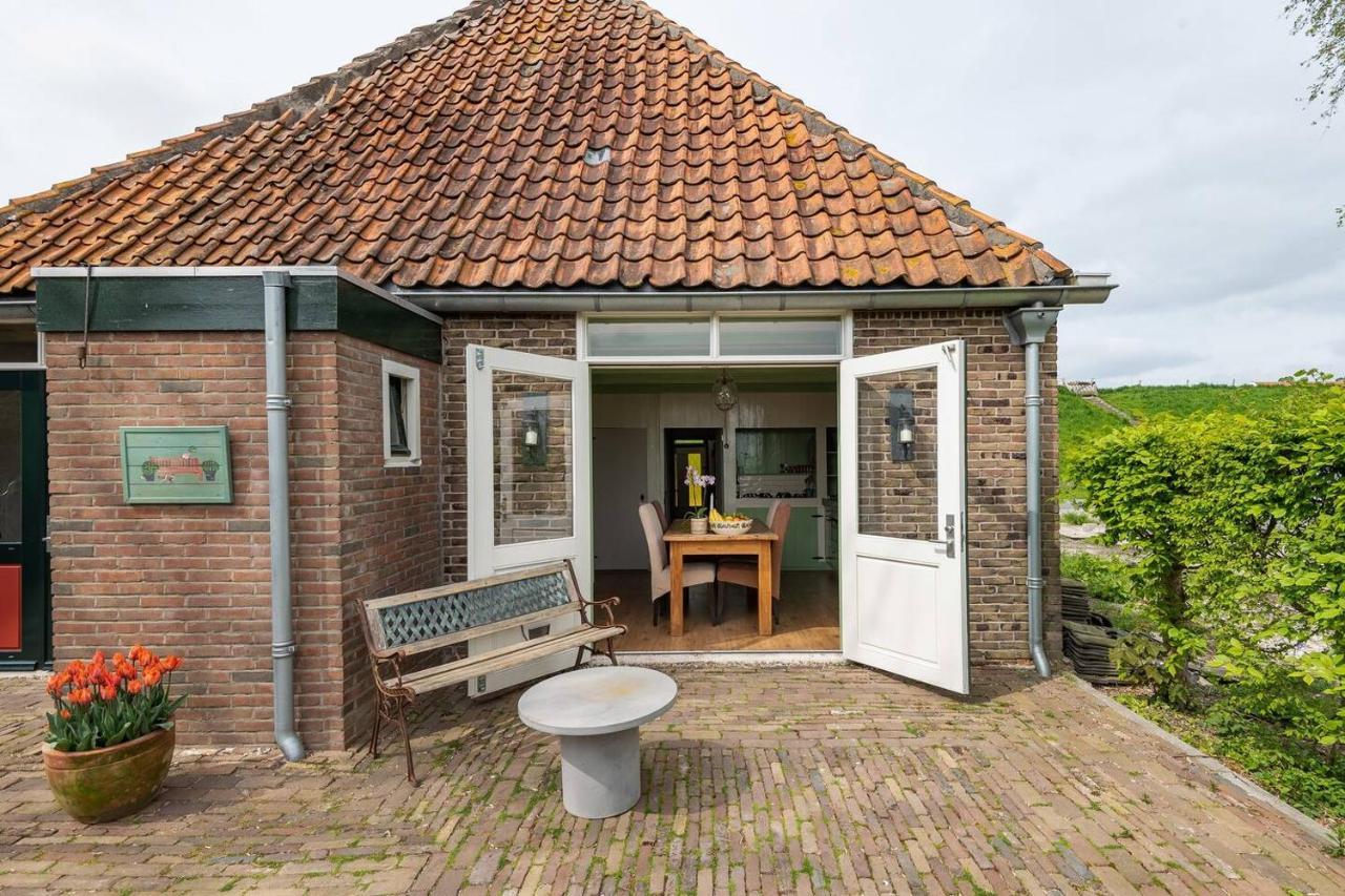 Private Characteristic Farmhouse Near The Lake Andijk Exterior foto